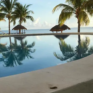 Front Private With Shared Bathroom Apartamento Cancún